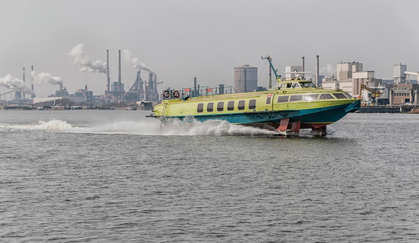 Draagvleugelboot bij IJmuiden.